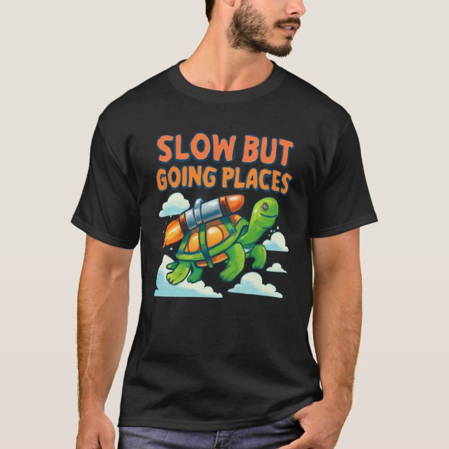 T-shirt Tortue volante avec Jetpack - Lieux lents mais en  (Devant)