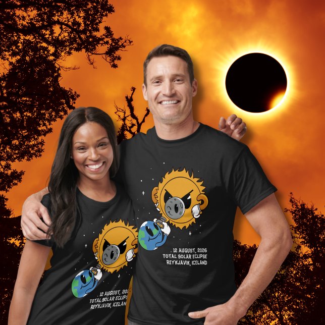 T-shirt Total Solar Eclipse 2026 Iceland Photobomb (Change your city/location to personalize via the template)