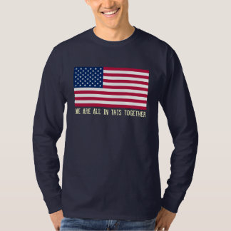 T-shirt Tous dans cette longue douille T de drapeau
