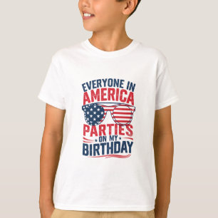 T-shirt Tout le monde en Amérique fait la fête pour mon an