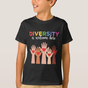 T-shirt Tout Le Monde Est Bienvenue Ici La Diversité Est L