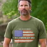 T-shirt Toute la Fête des pères personnalisée de papa amér<br><div class="desc">Patriotique All American Dad T Shirt - Montre à ton père qu’il est un véritable héros étoilé avec ce design audacieux "All American Dad", arborant un drapeau américain en rouge, blanc et bleu frappant. L’esthétique robuste de la brosse lui donne un avantage vintage, tandis que l’option de personnaliser avec les...</div>