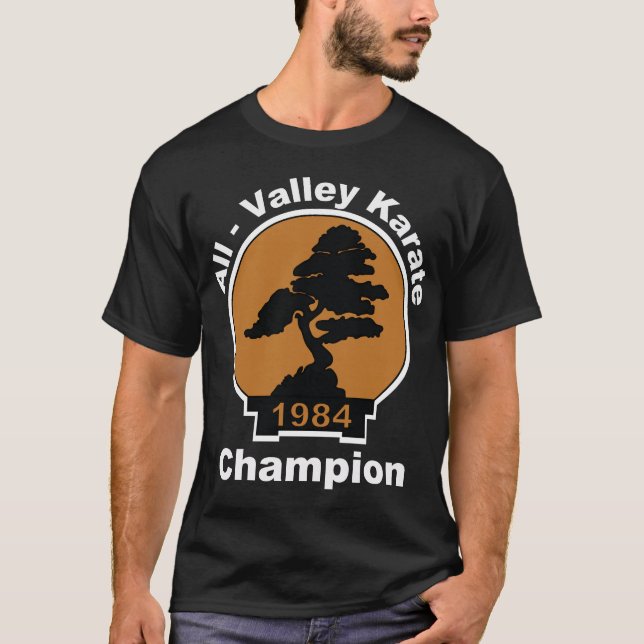 T-shirt Toute l'obscurité de champion de karaté de vallée (Devant)