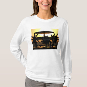 T-shirt Travail de marins sur un avion d'E-2C Hawkeye