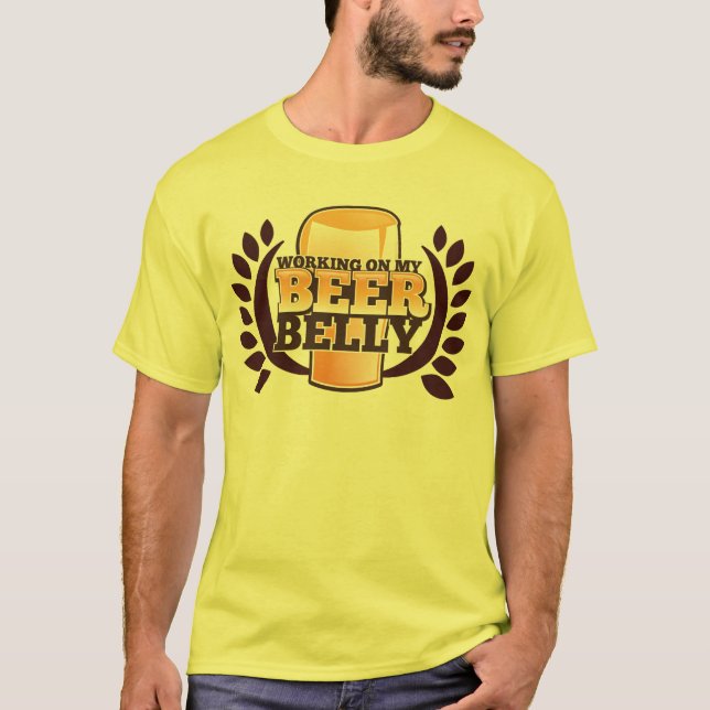 T-shirt TRAVAILLER SUR MA conception de VENTRE de BIÈRE (Devant)