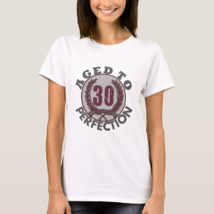 T-shirt Trente et âgé à l'anniversaire de perfection