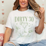 T-shirt Trente-trente 30e anniversaire fête Correspondance<br><div class="desc">Entrez dans vos trente ans de style avec notre T-shirt personnalisé de la Soirée Trente Anniversaire, l'ultime pièce de déclaration pour votre célébration d'étape ! Réalisée avec les meilleurs matériaux et ornée d'une teinte verte à la sauge chic, cette chemise est plus qu'un vêtement, c'est un symbole de votre voyage...</div>
