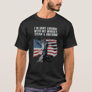 T-shirt Très libéral avec mon whisky en buvant le 4 juille