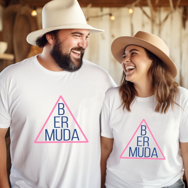 T-shirt Triangle Bermudes avec texte moderne à l'intérieur (Créateur téléchargé)