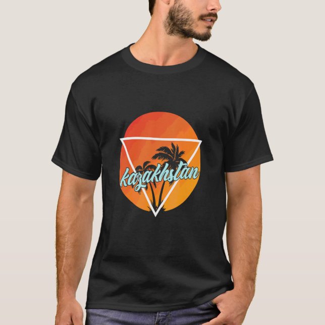 T-shirt Triangle en forme de soleil kazakh avec palmes (Devant)