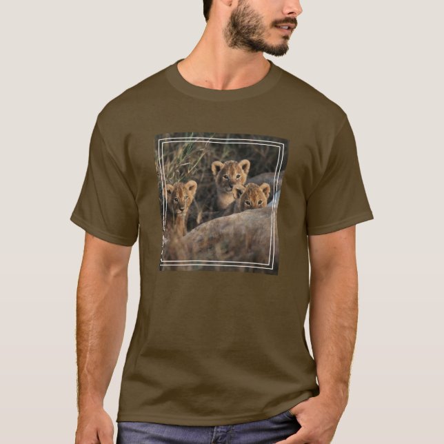 T-shirt Trio de lionceaux avec leur mère (Devant)