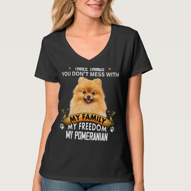 T-shirt Trois choses que vous ne manquez pas avec le Chien (Devant)