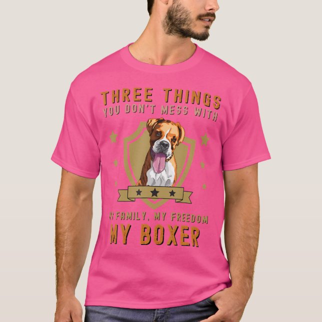 T-shirt Trois Choses Que Vous Ne Manquez Pas Avec Une Boit (Devant)