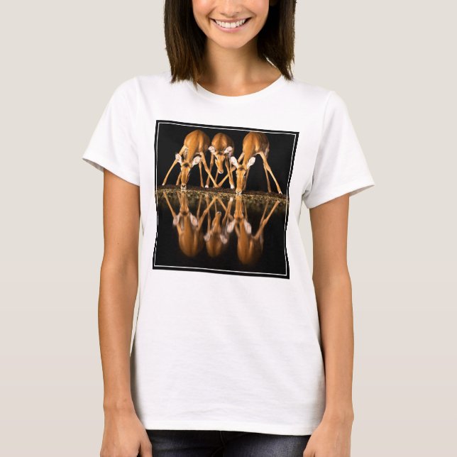 T-shirt Trois impalas boivent ensemble la nuit (Devant)
