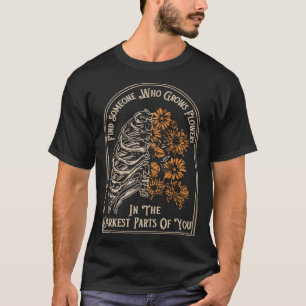 T-shirt Trouver Quelqu'Un Qui Cultive Des Fleurs Dans La P