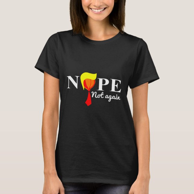 T-shirt Trump 2024 n'est plus drôle (Devant)