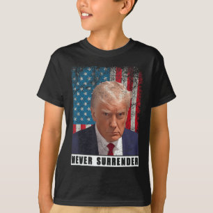 T-shirt Trump 2024 Tiré sur le président ne jamais céder l