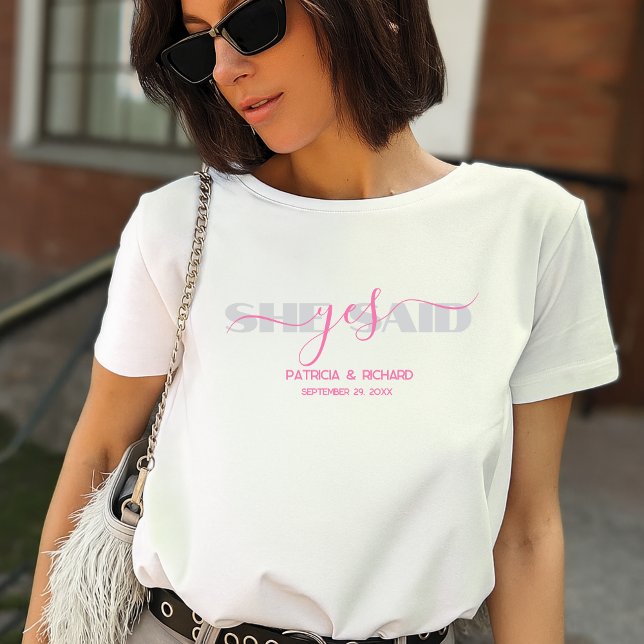 T-shirt Typographie Chic Elle a dit oui (Créateur téléchargé)