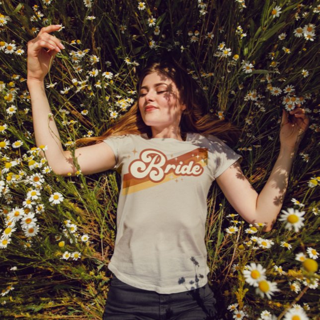 T-shirt Typographie de mariée rétro été Rainbow Mariage T- (Créateur téléchargé)