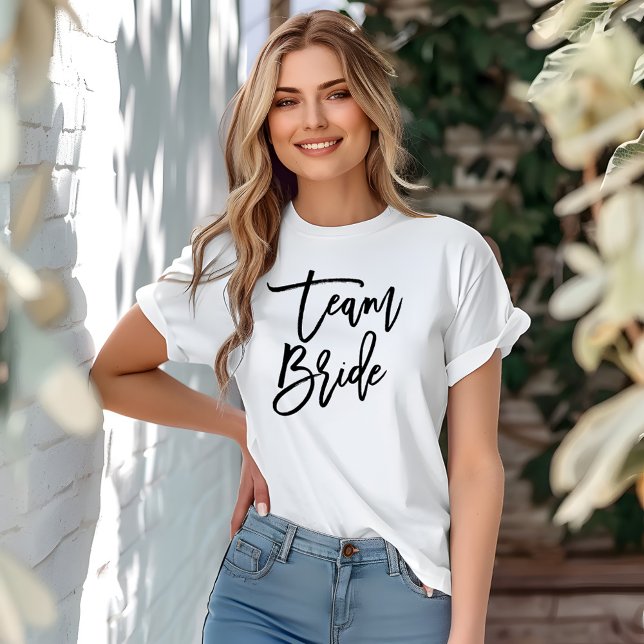 T-shirt Typographie de pinceau de lettrage élégant "Team B (Créateur téléchargé)