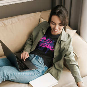 T-shirt Typographie du script de l'appareil de Babe Boss