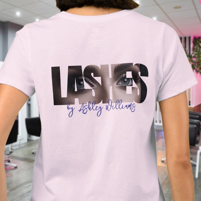 T-shirt Typographie moderne "CILS par" artiste de cils (Créateur téléchargé)