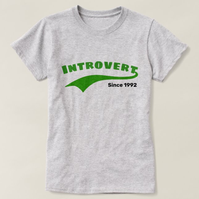 T-shirt Typographie verte Introvertie Swoosh Date personna (Design devant)
