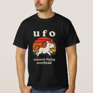 T-shirt U f o licorne volant au-dessus de la tête 