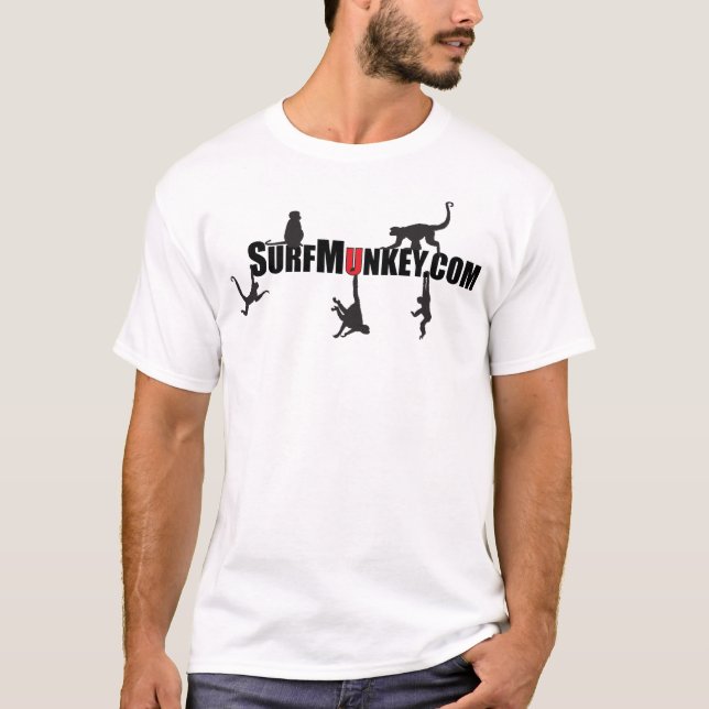 T-shirt "U" rouge dans la conception accrochante de (Devant)