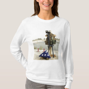 T-shirt Un affichage tombé de vitesse de soldats