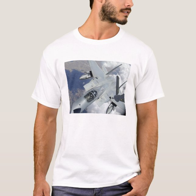 T-shirt Un aigle F-15 s'éloigne d'un KC-135 (Devant)