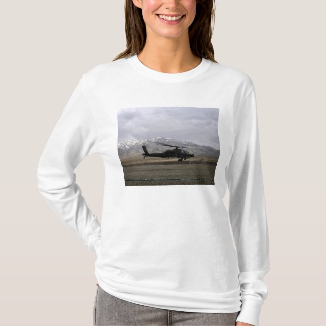 T-shirt Un Apache AH-64A décolle (Devant)