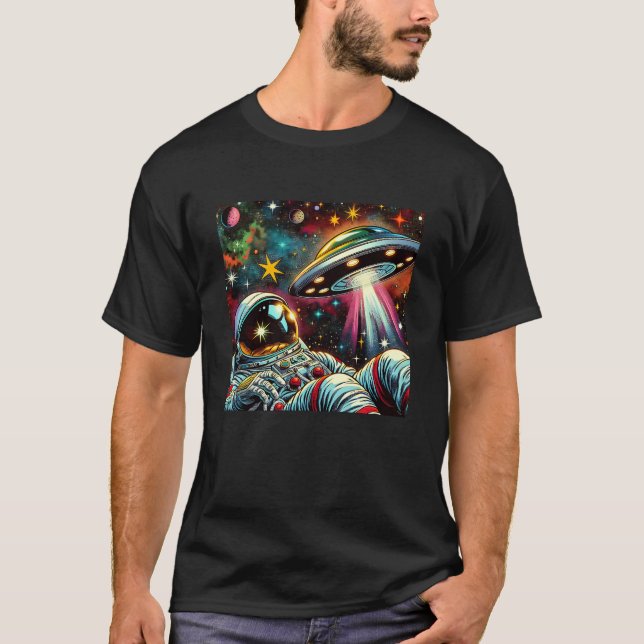T-shirt Un astronaute flotte dans l'espace avec un OVNI Ai (Devant)
