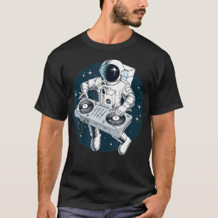 T-shirt Un astronaute joue à des Tourne-disques DJ dans de
