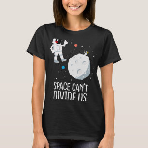 T-shirt Un astronaute pour une relation longue distance