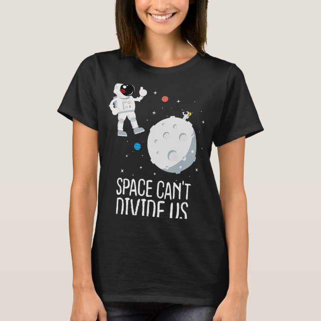T-shirt Un astronaute pour une relation longue distance (Devant)
