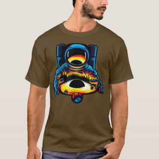 T-shirt Un Astronaute Regarde Les Planètes Spatiales De La