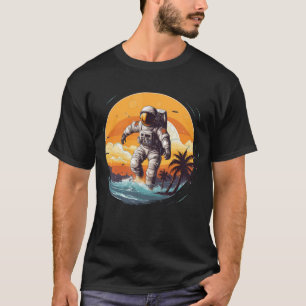 T-shirt Un astronaute surfant sur une plage