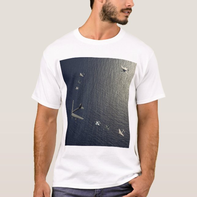 T-shirt Un avion Stratofortress B-52 de l'US Air Force (Devant)