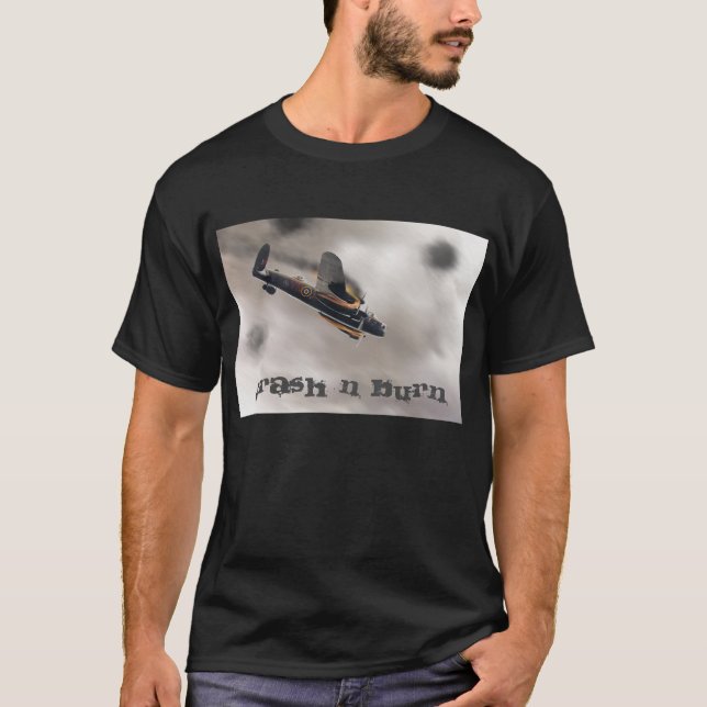 T-shirt Un bombardier Lancaster en feu (Devant)