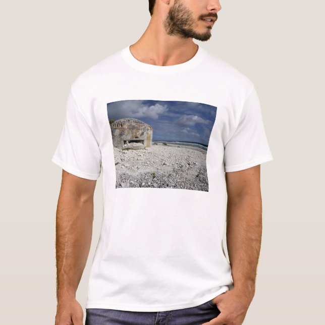 T-shirt Un bunker en ruine (Devant)