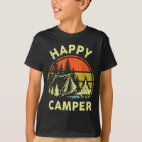 Un campeur heureux tout-petit garçon drôle de camp