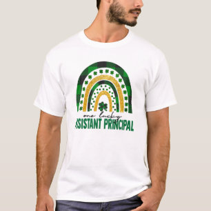 T-shirt Un chanceux assistant principal Rainbow St patrick