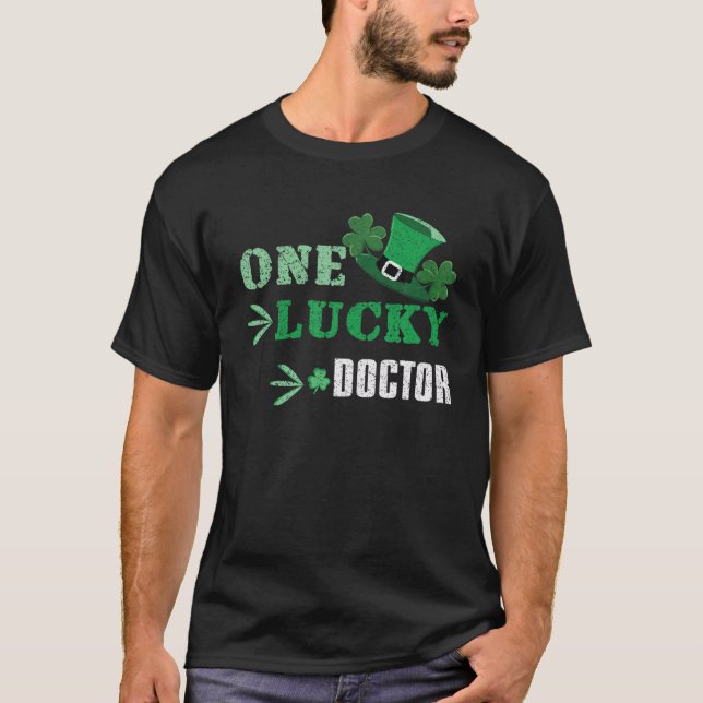 T-shirt Un chanceux docteur Shamrock irlandais Saint-Patri (Devant)