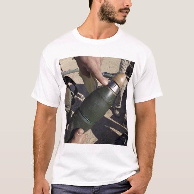 T-shirt Un chef d'équipe indique un délai (Devant)