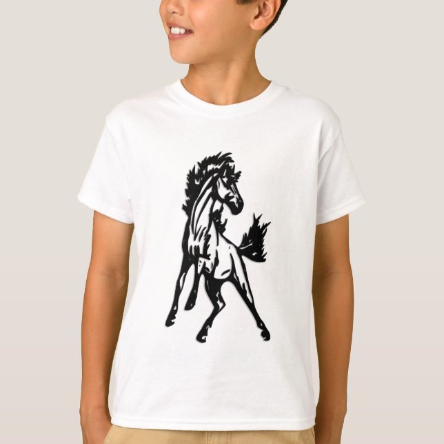 T-shirt Un cheval sautant fringant dans la nature (Devant)