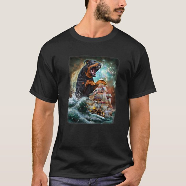 T-shirt Un Chien De Rottweiler Attaque Un Bateau De Guerre (Devant)