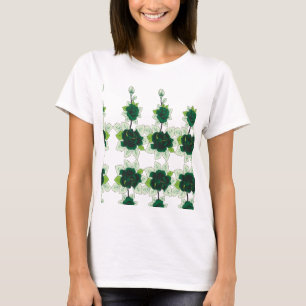 T-shirt Un chiot de récupérateur d'or est assis sur un ter