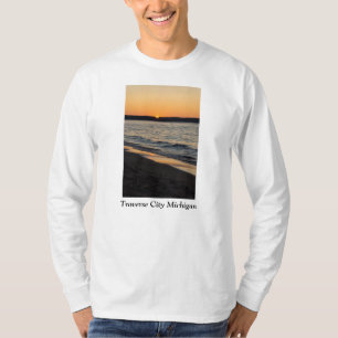 T-shirt Un coucher de soleil sur la route