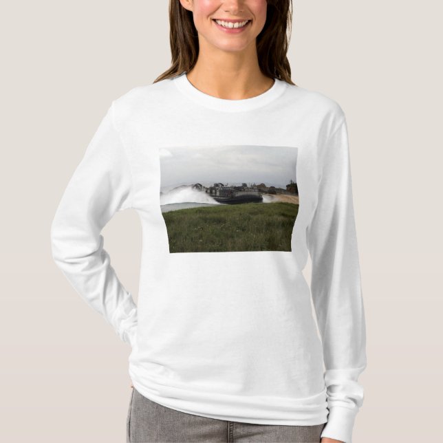 T-shirt Un coussin d'air de péniche débarque (Devant)